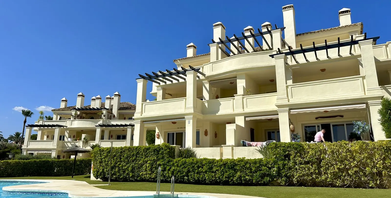 Venta de apartamento en planta media en Casares 1