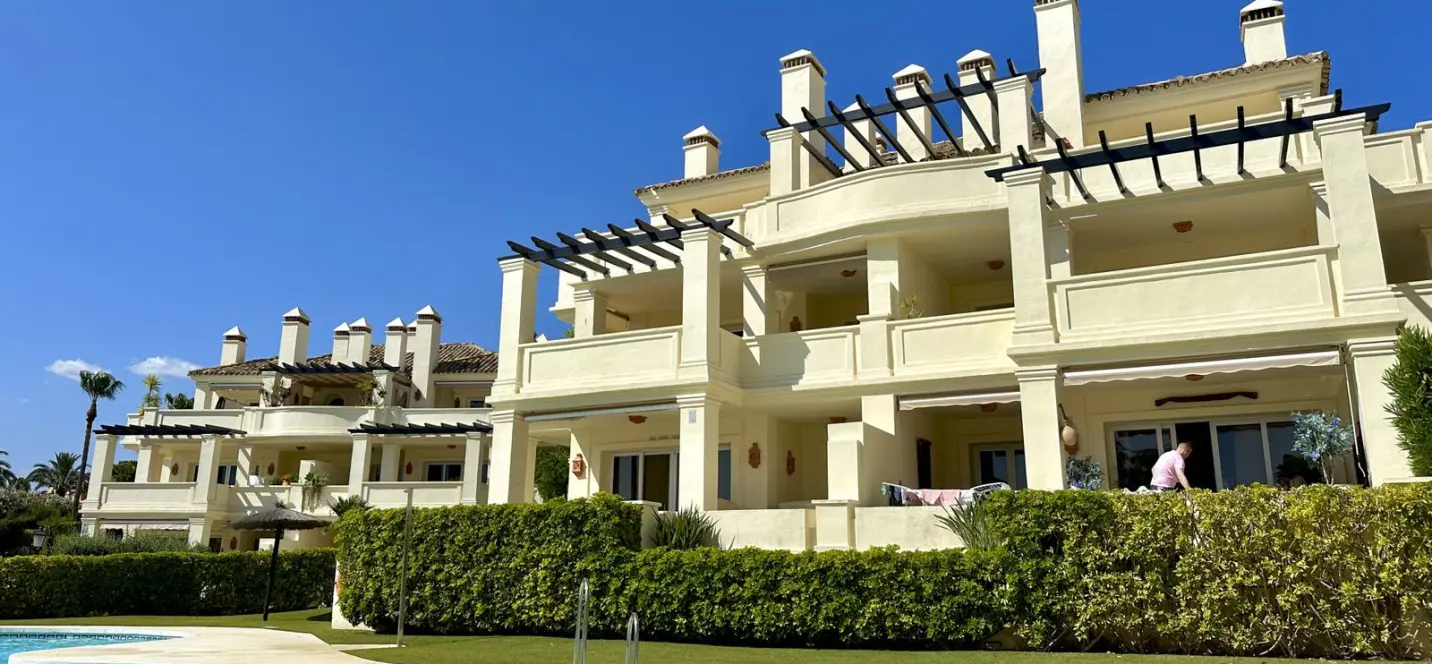 Venta de apartamento en planta media en Casares 0