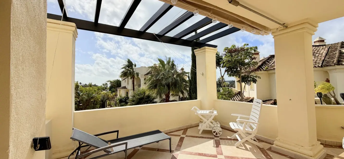 Venta de apartamento en planta media en Casares 3