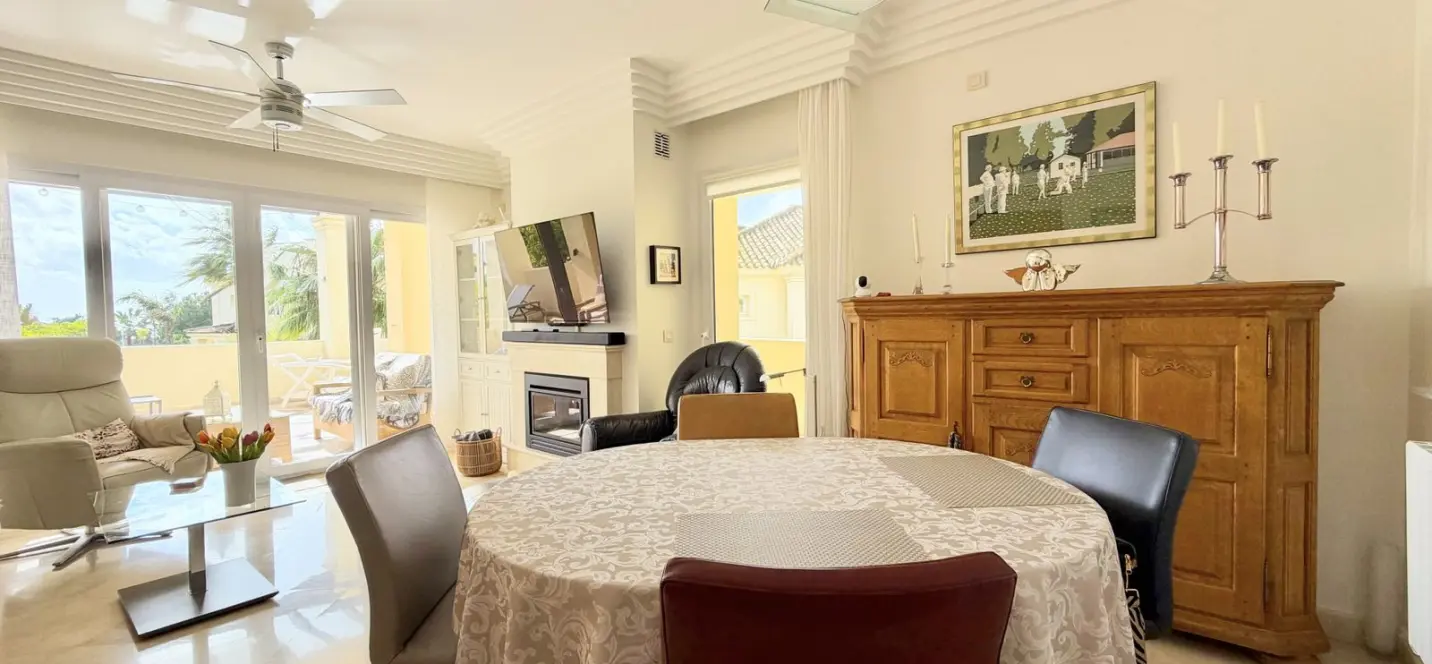 Venta de apartamento en planta media en Casares 4