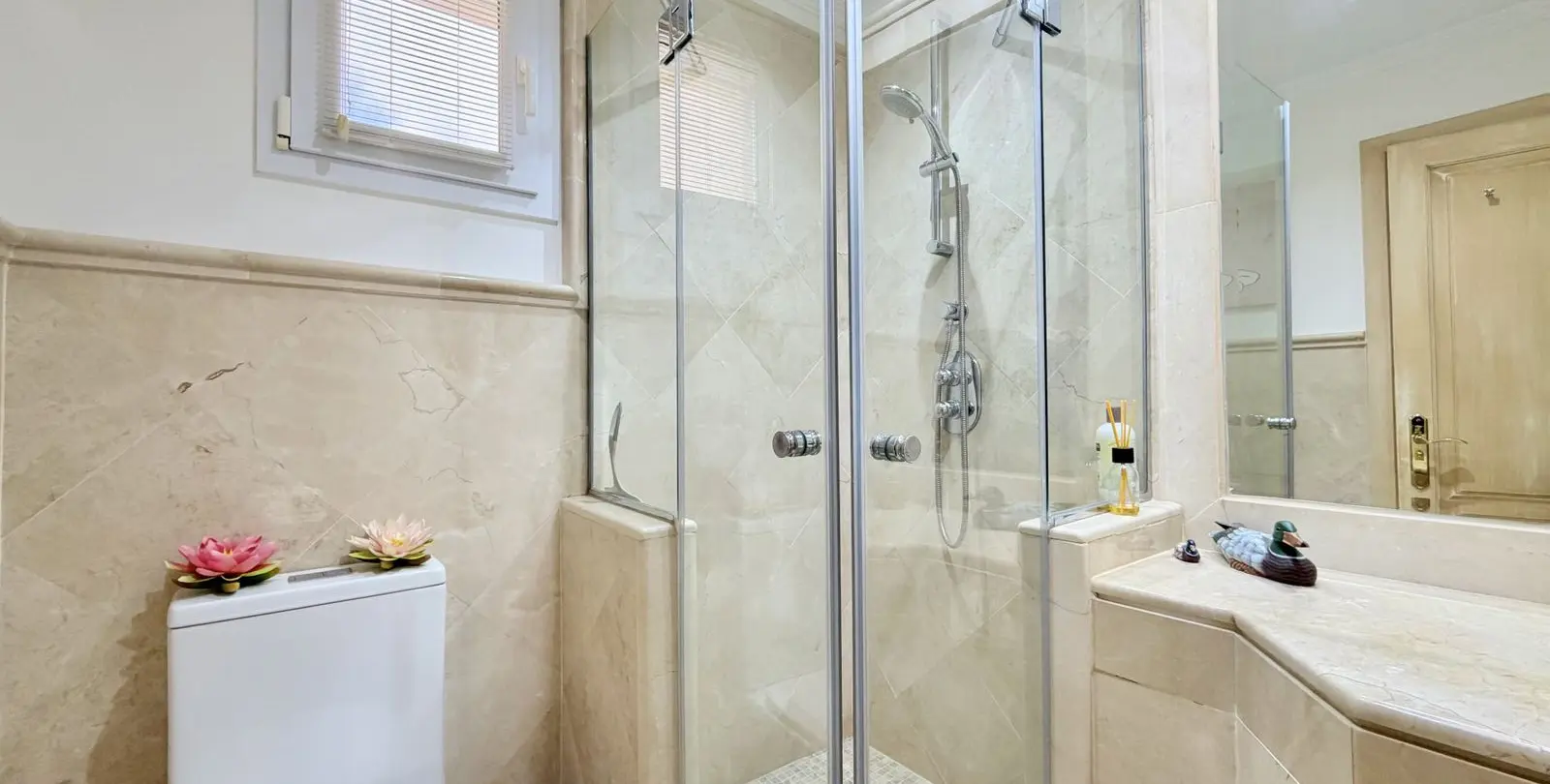 Venta de apartamento en planta media en Casares 13