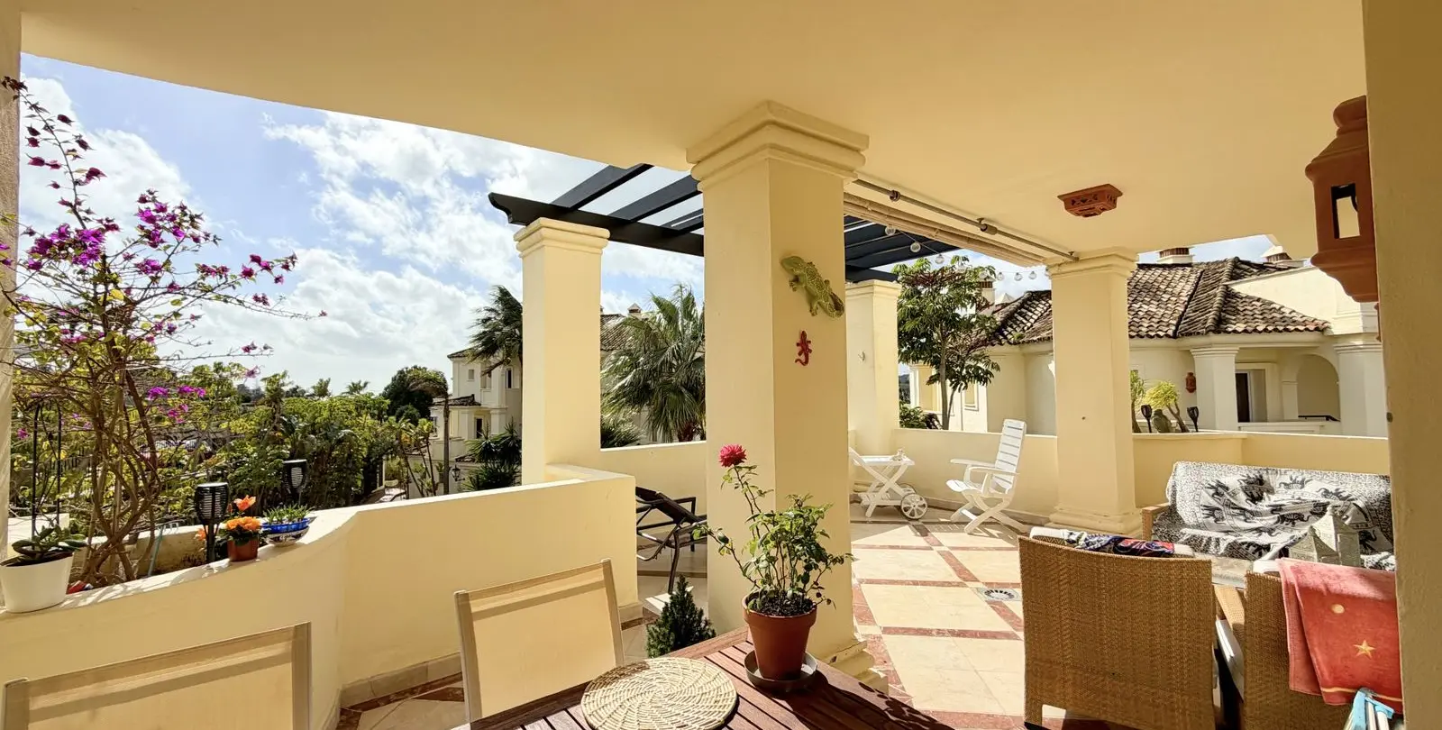 Venta de apartamento en planta media en Casares 16