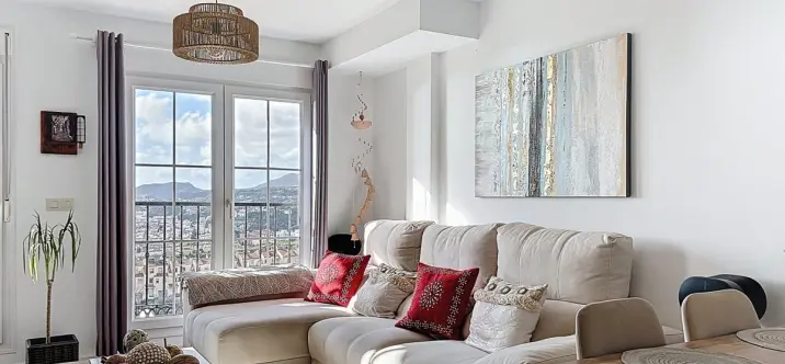 Sale of middle floor apartment in Rincón de la Victoria 1