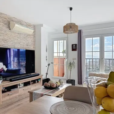 Sale of middle floor apartment in Rincón de la Victoria