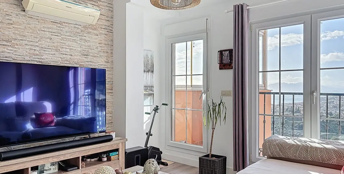 Sale of middle floor apartment in Rincón de la Victoria 4