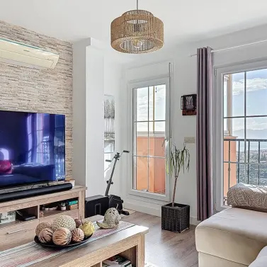 Sale of middle floor apartment in Rincón de la Victoria