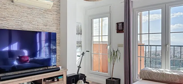 Sale of middle floor apartment in Rincón de la Victoria 3