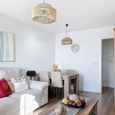 Sale of middle floor apartment in Rincón de la Victoria