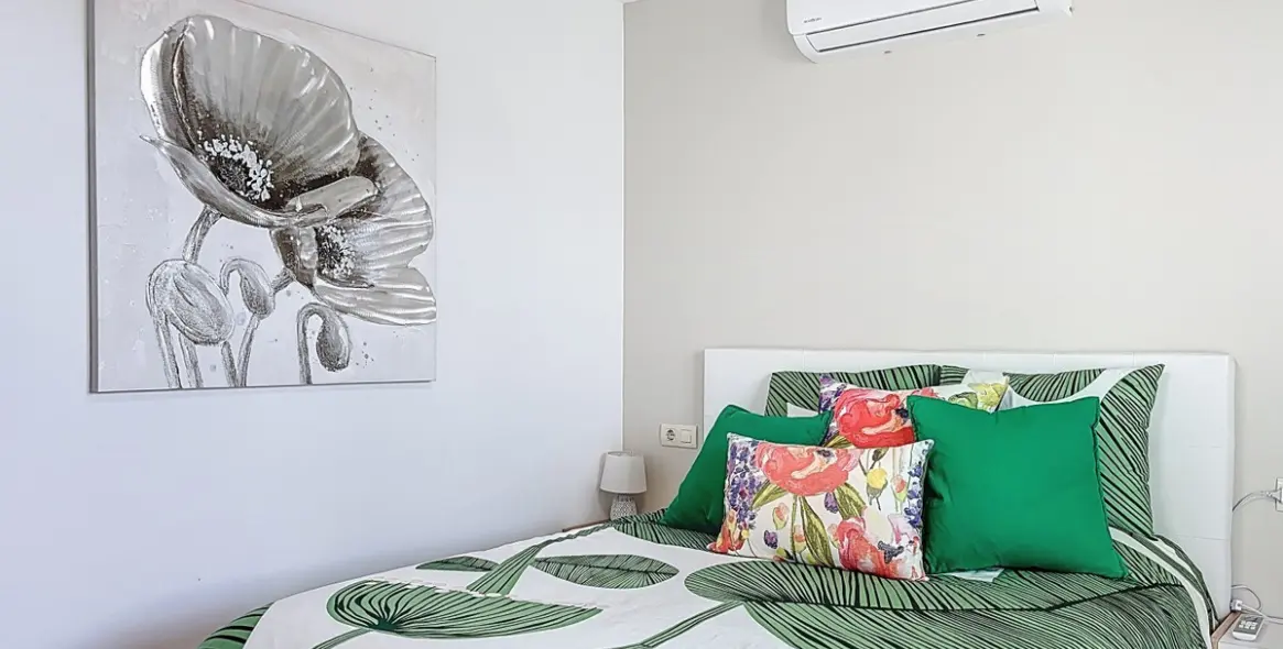 Sale of middle floor apartment in Rincón de la Victoria 10