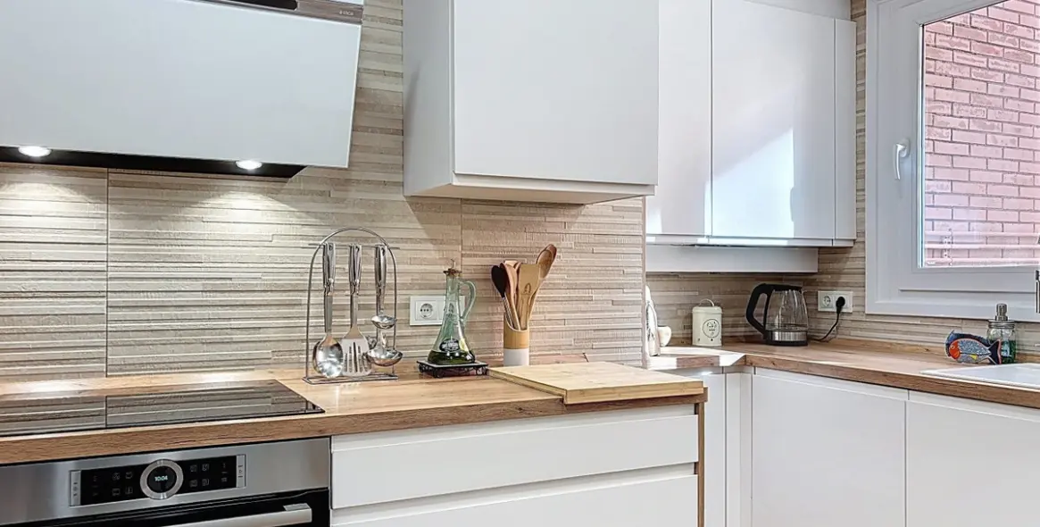 Sale of middle floor apartment in Rincón de la Victoria 14