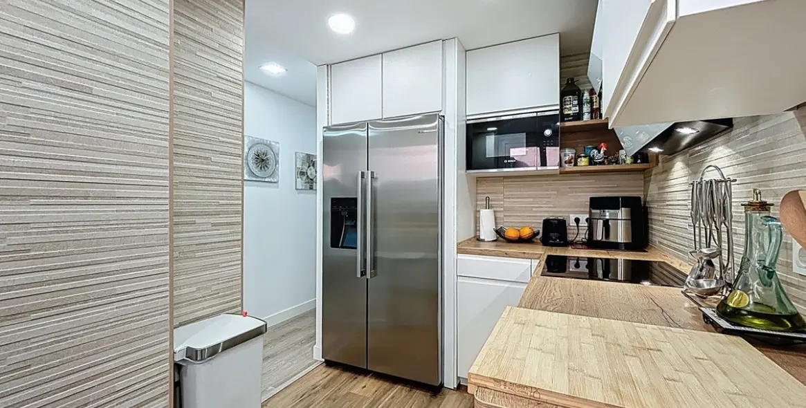 Sale of middle floor apartment in Rincón de la Victoria 16