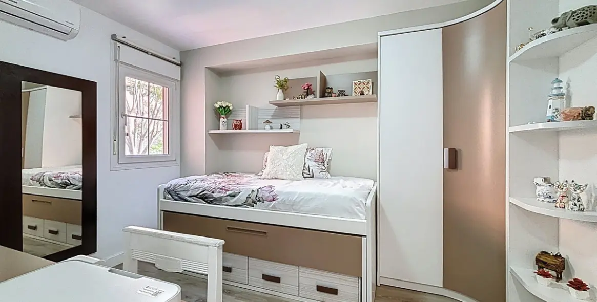 Sale of middle floor apartment in Rincón de la Victoria 19