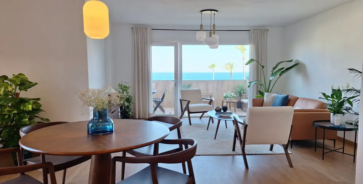 Sale of penthouse duplex in Estepona 2