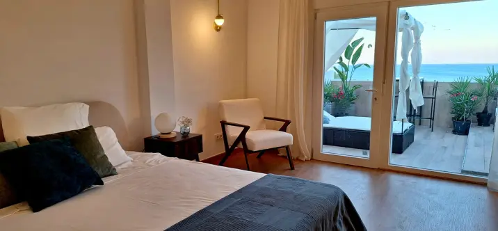 Sale of penthouse duplex in Estepona 4