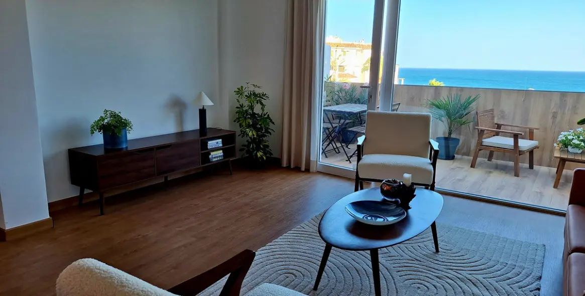 Sale of penthouse duplex in Estepona 20
