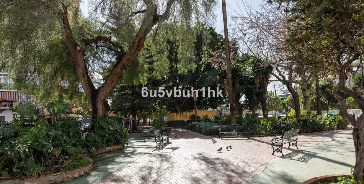 Venta de apartamento en planta media en Fuengirola 1