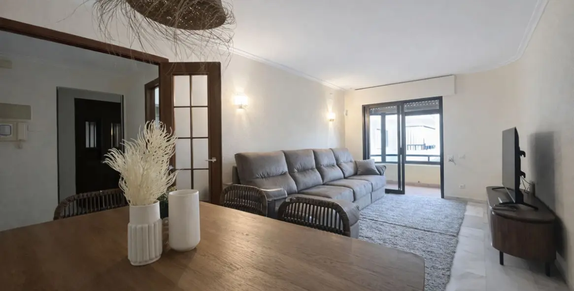 Sale of middle floor apartment in Marbella 1