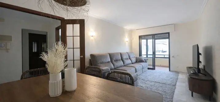 Sale of middle floor apartment in Marbella 0