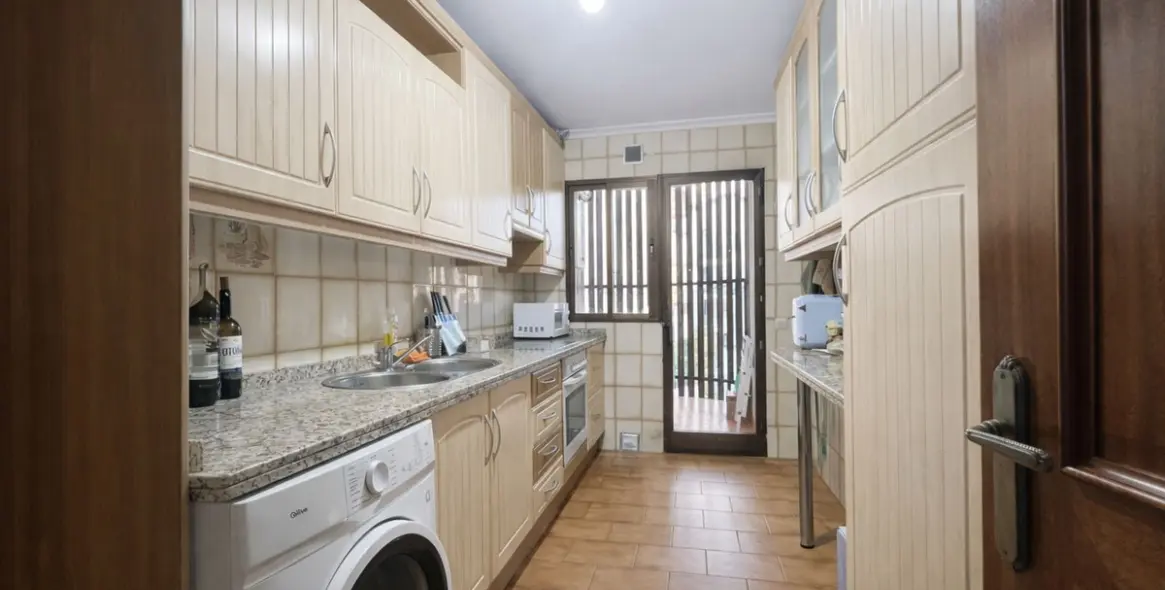 Sale of middle floor apartment in Marbella 5