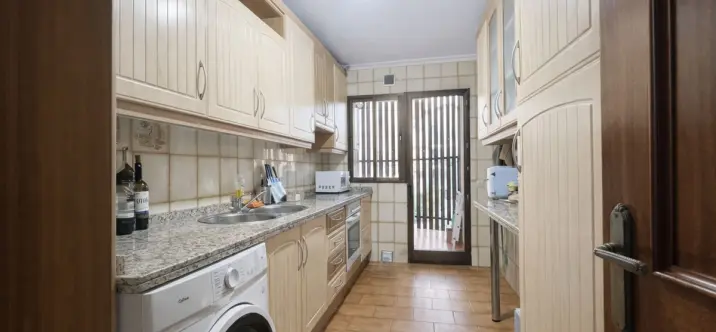 Sale of middle floor apartment in Marbella 4