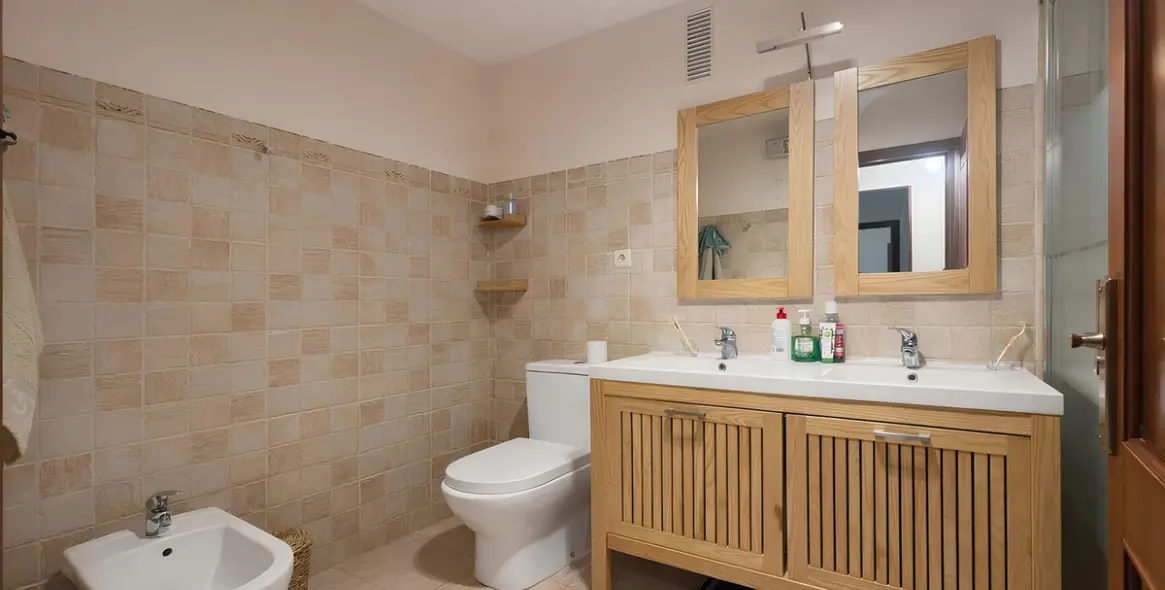 Sale of middle floor apartment in Marbella 12