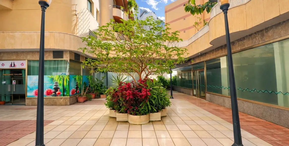 Sale of middle floor apartment in Marbella 18