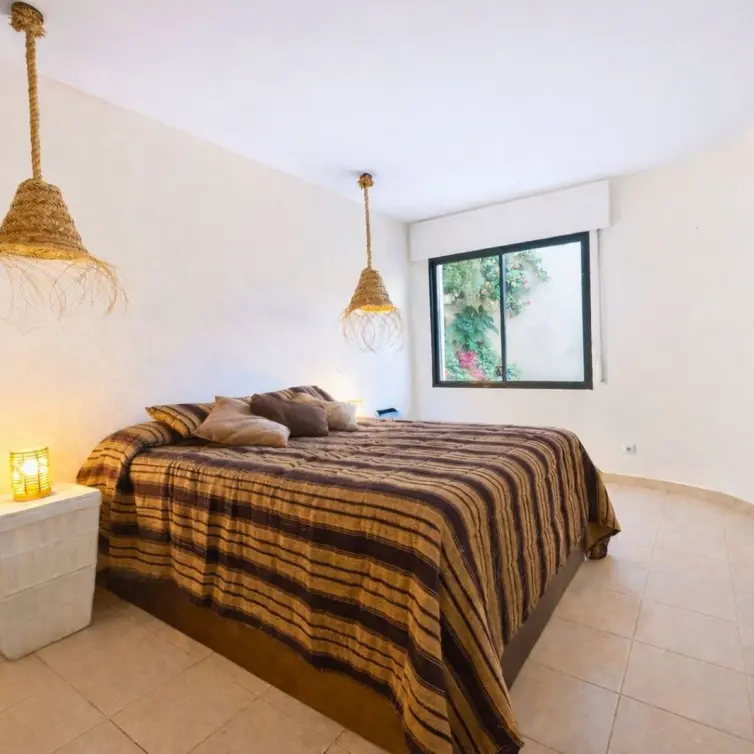Продажа апартаментов на среднем этаже в Marbella