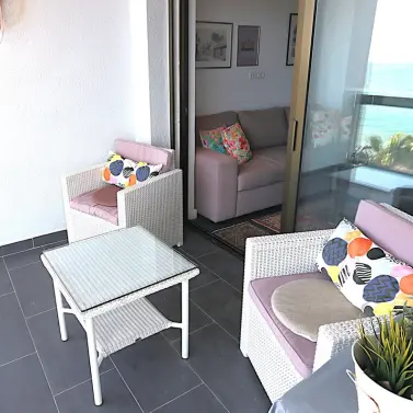 Sale of middle floor apartment in Fuengirola
