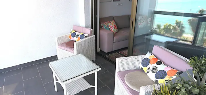 Sale of middle floor apartment in Fuengirola 2