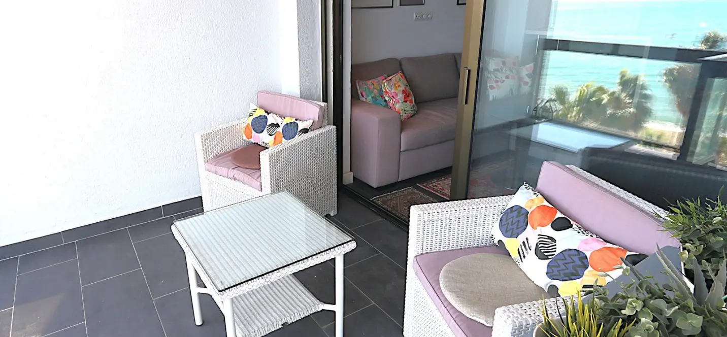 Venta de apartamento en planta media en Fuengirola 2