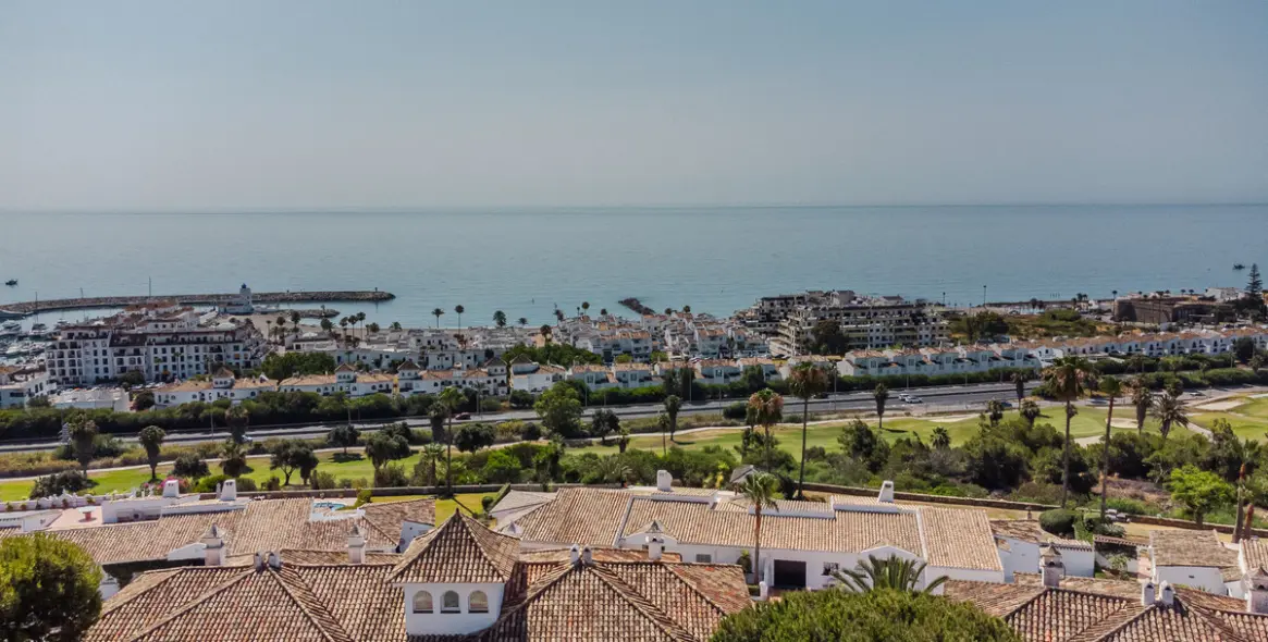 Sale of townhouse in La Duquesa 6
