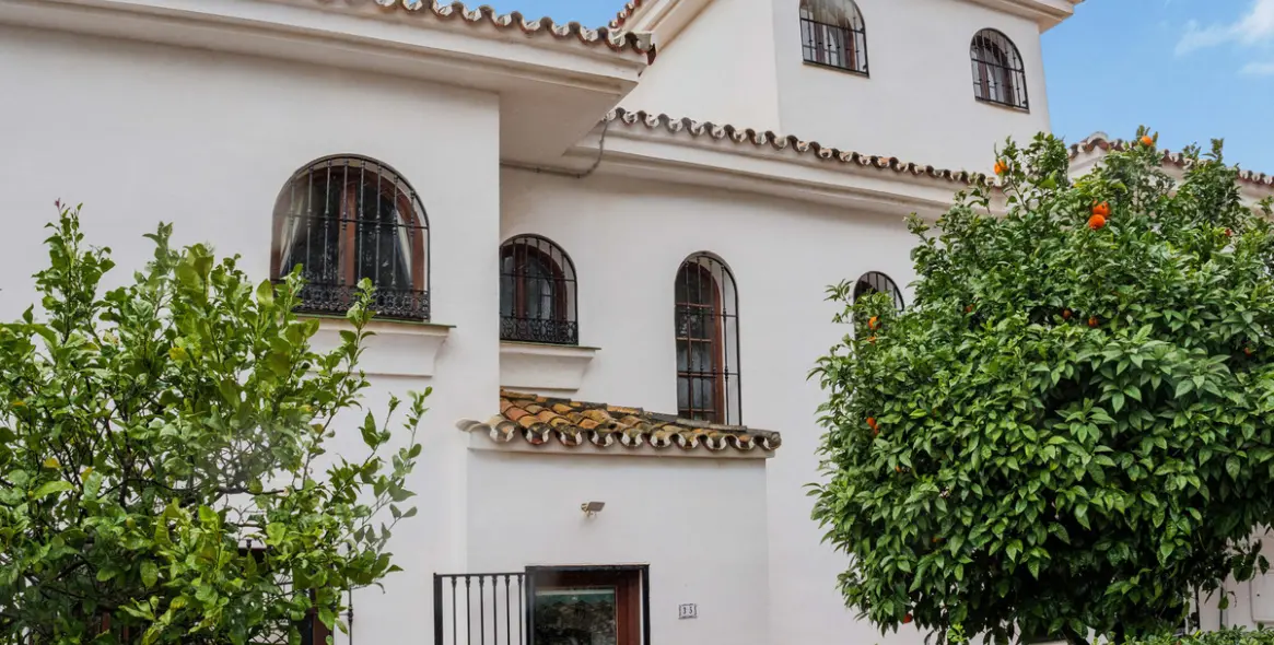 Sale of townhouse in La Duquesa 8