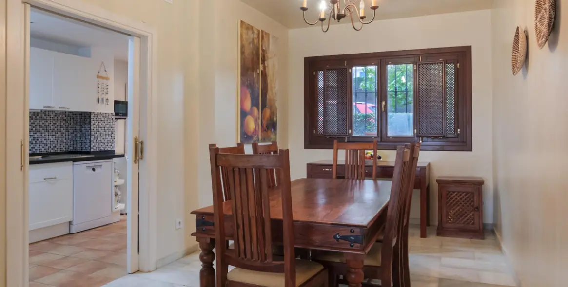 Sale of townhouse in La Duquesa 15