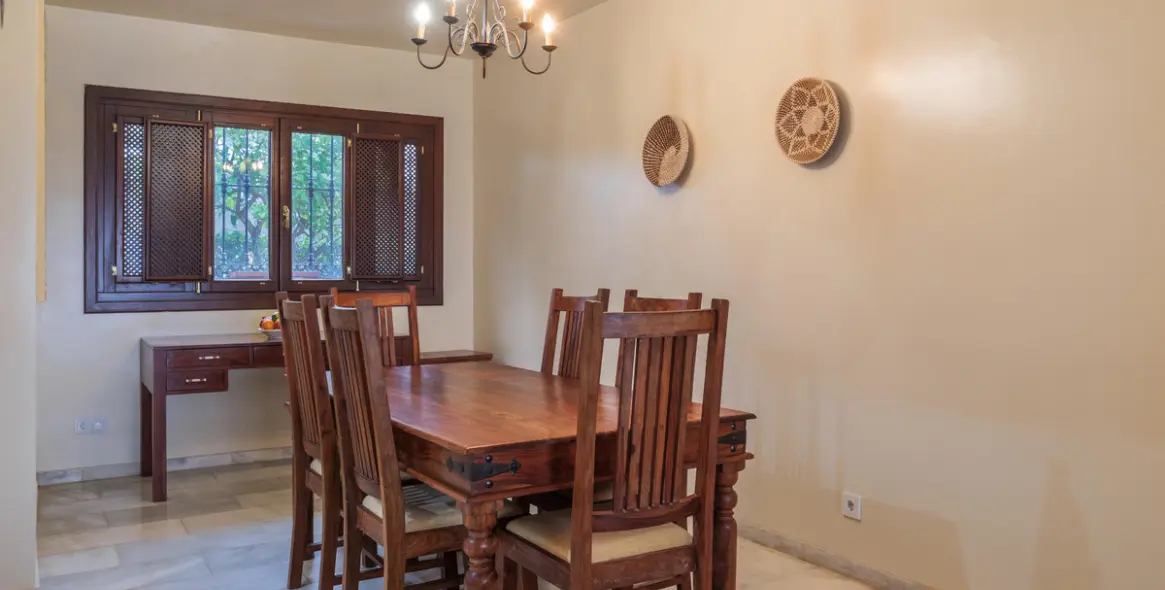 Sale of townhouse in La Duquesa 16