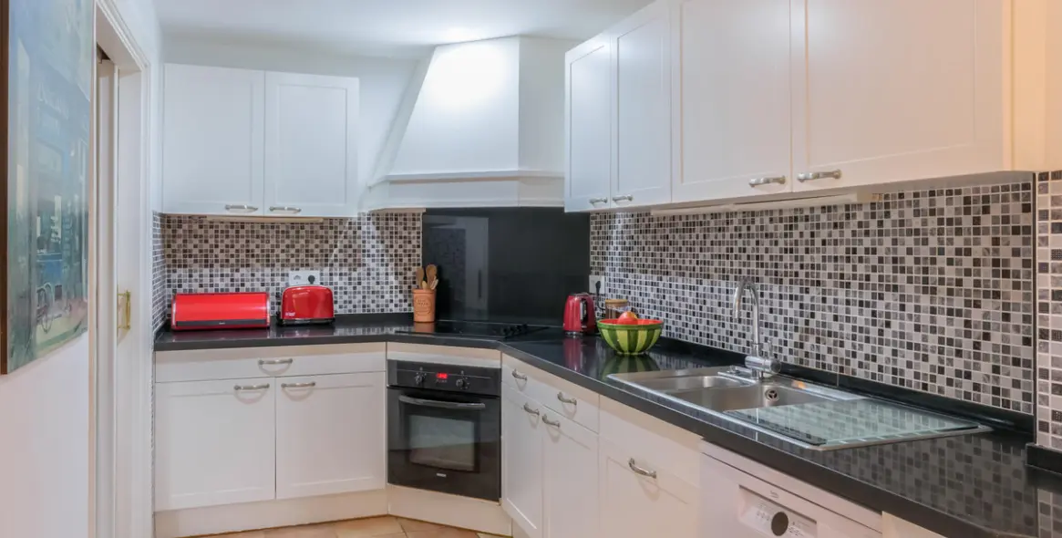 Sale of townhouse in La Duquesa 20