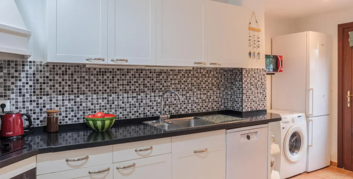 Sale of townhouse in La Duquesa 22