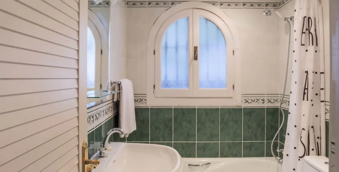 Sale of townhouse in La Duquesa 25