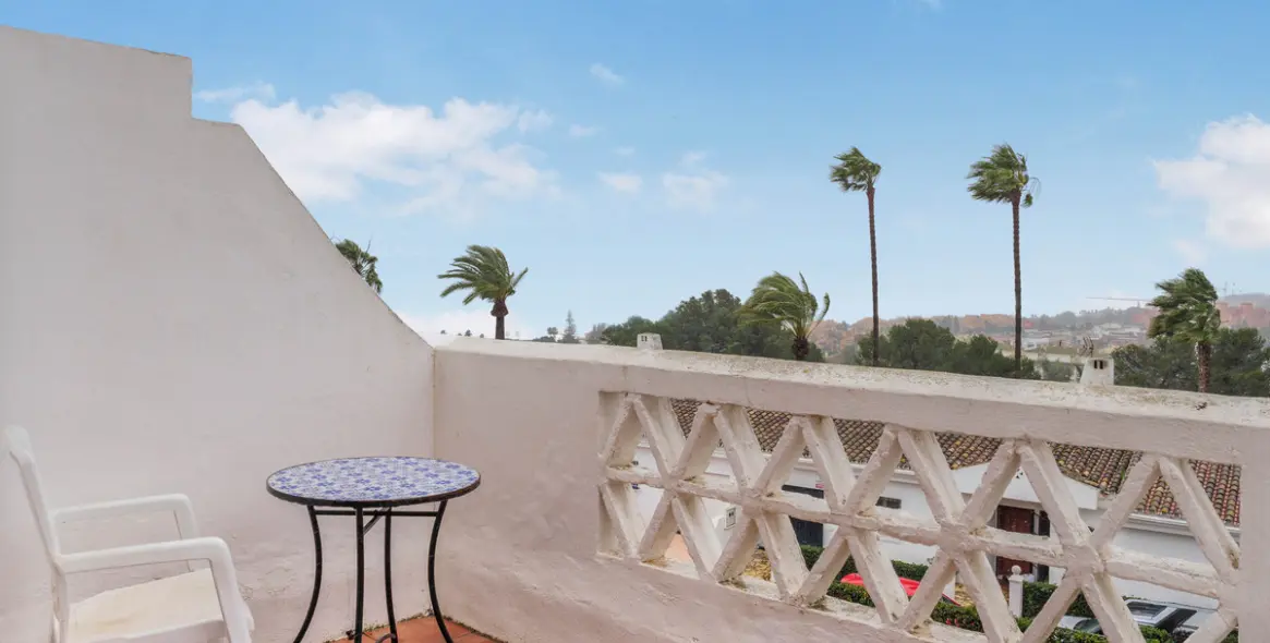 Sale of townhouse in La Duquesa 32