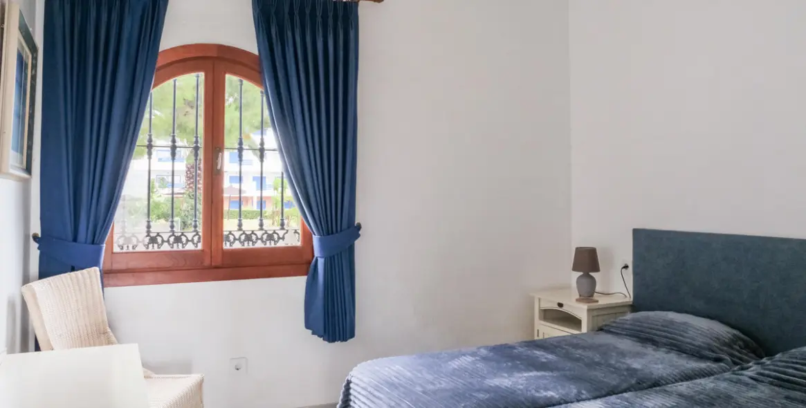 Sale of townhouse in La Duquesa 38