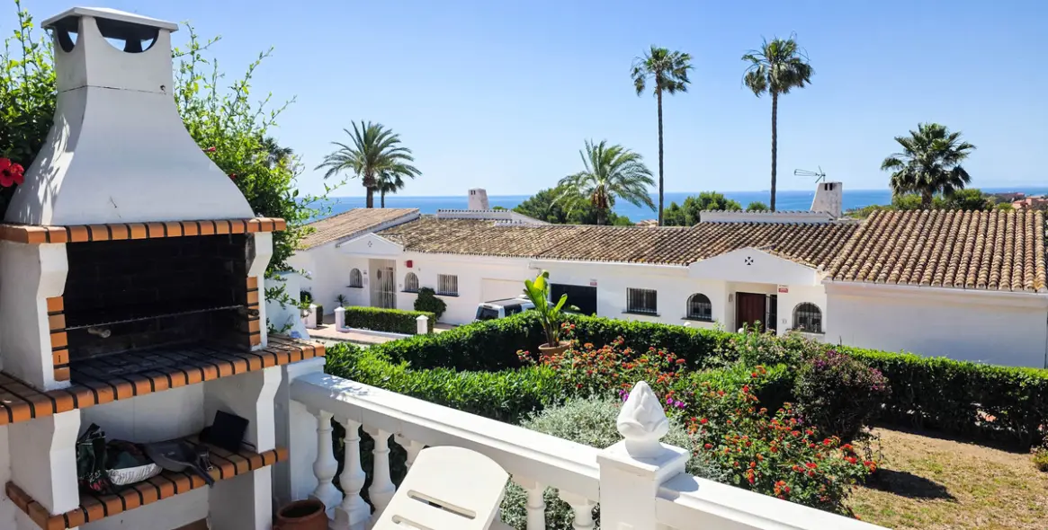 Sale of townhouse in La Duquesa 46