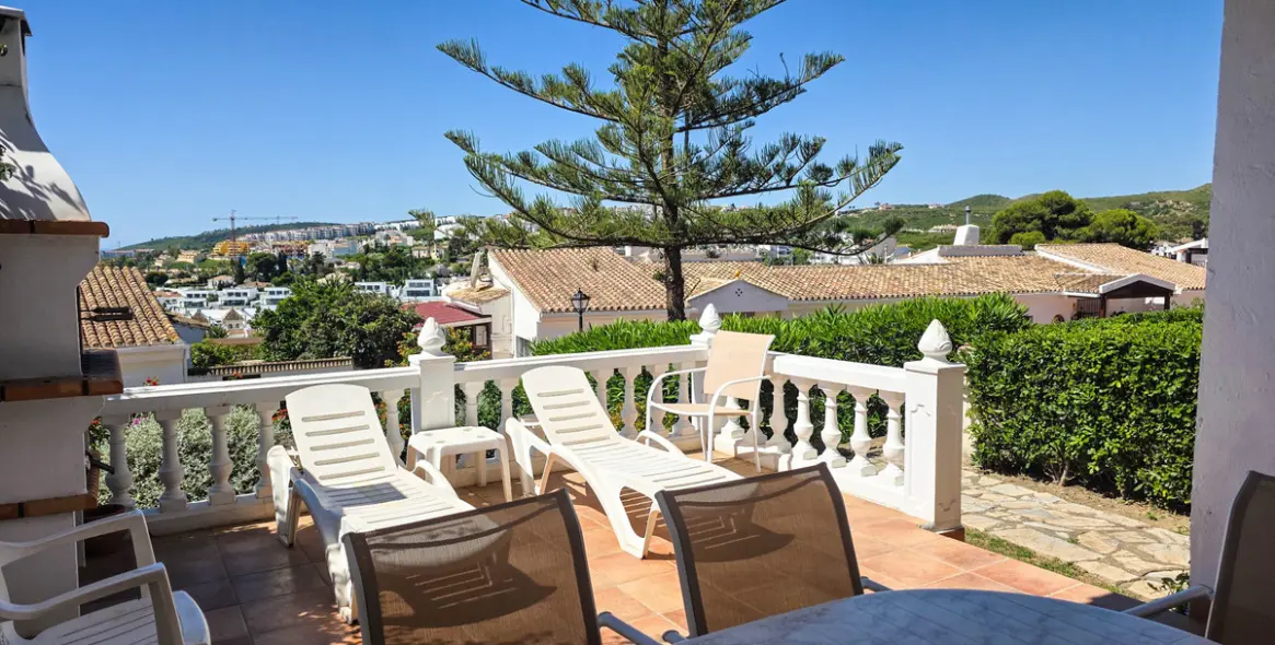 Sale of townhouse in La Duquesa 47