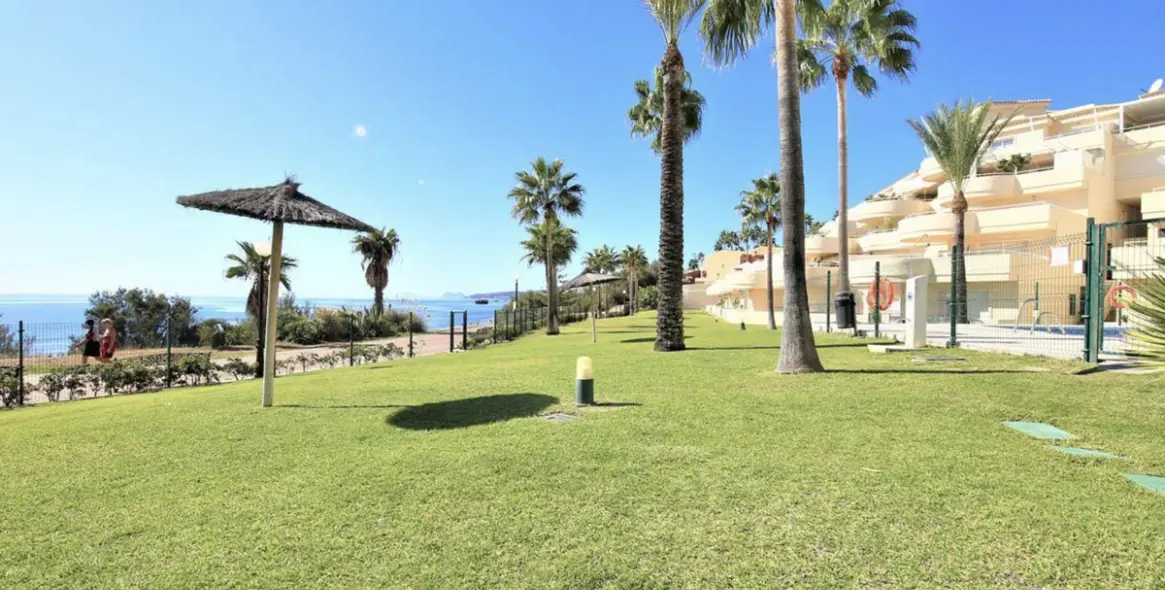 Продажа апартаментов на среднем этаже в Estepona 1