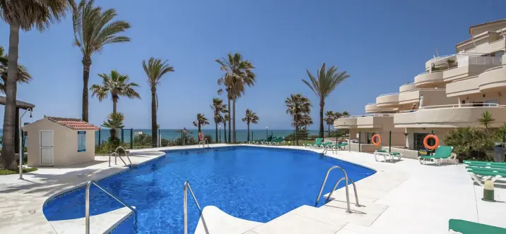 Продажа апартаментов на среднем этаже в Estepona 1