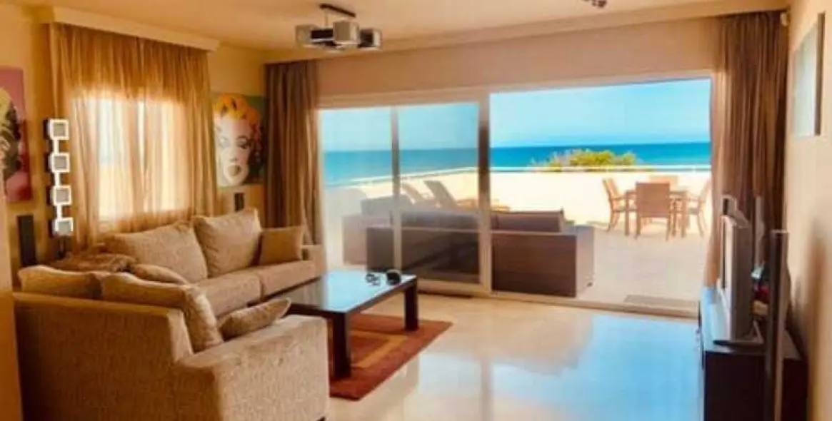 Продажа апартаментов на среднем этаже в Estepona 4