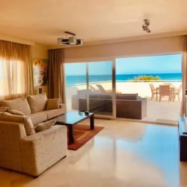 Продажа апартаментов на среднем этаже в Estepona