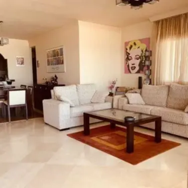 Продажа апартаментов на среднем этаже в Estepona