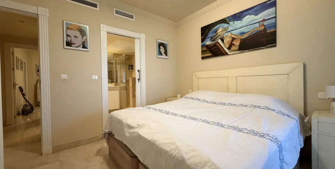 Продажа апартаментов на среднем этаже в Estepona 11