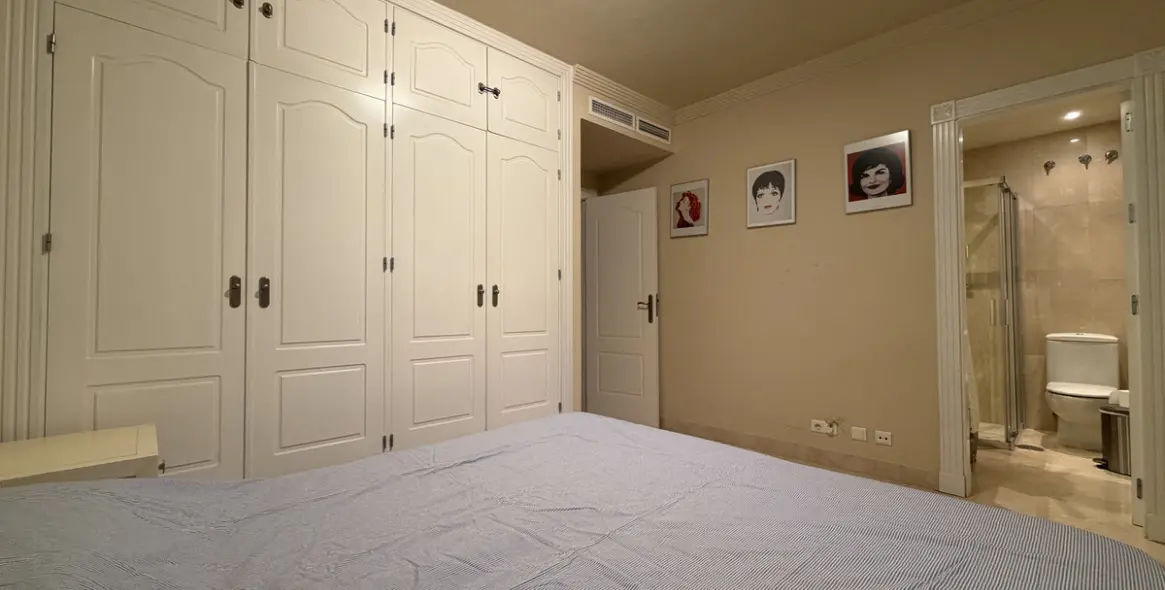 Продажа апартаментов на среднем этаже в Estepona 15