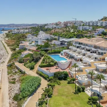 Продажа апартаментов на среднем этаже в Estepona