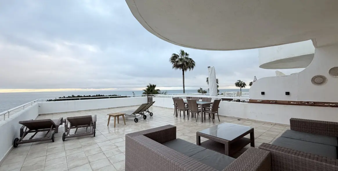 Продажа апартаментов на среднем этаже в Estepona 2